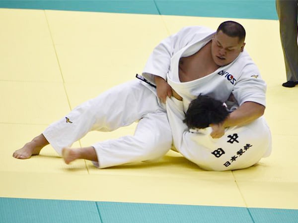アドヴィックス 柔道部の選手の写真