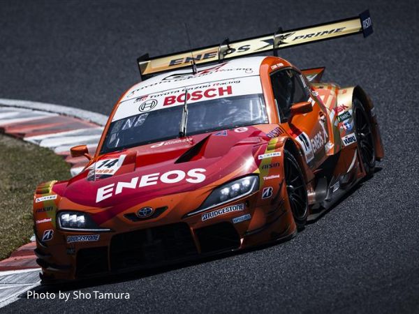 ROOKIE Racing　レーシングカーの写真