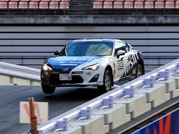 AISIN RALLY TEAM with ATS　レーシングカーの写真